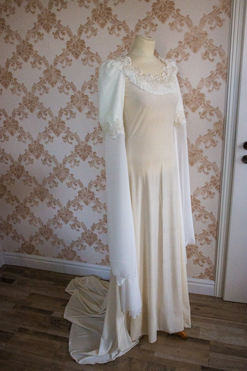 Elven Wedding Dress, Fairy Wedding Dress, Elven Bride Dress, Fairy Gowns for Women, Elven Fantasy Dress, Elven Gown, Boho Wedding Dress