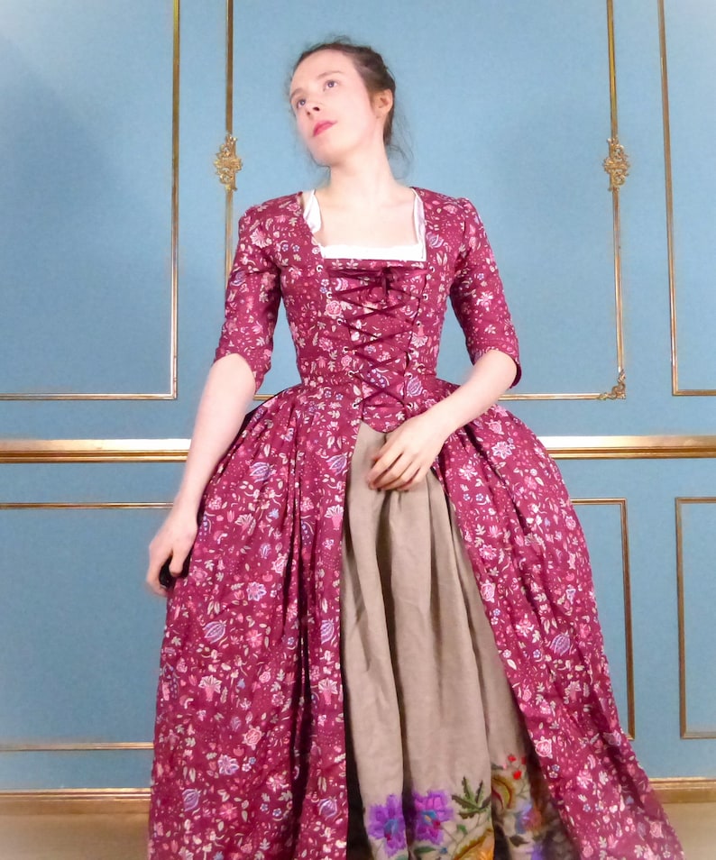 Robe A La Polonaise 18th Century Women&#39;s Cotton Pattern Over Dress, Historical Ladies Costume