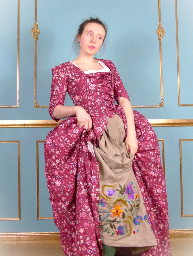Robe A La Polonaise 18th Century Women&#39;s Cotton Pattern Over Dress, Historical Ladies Costume