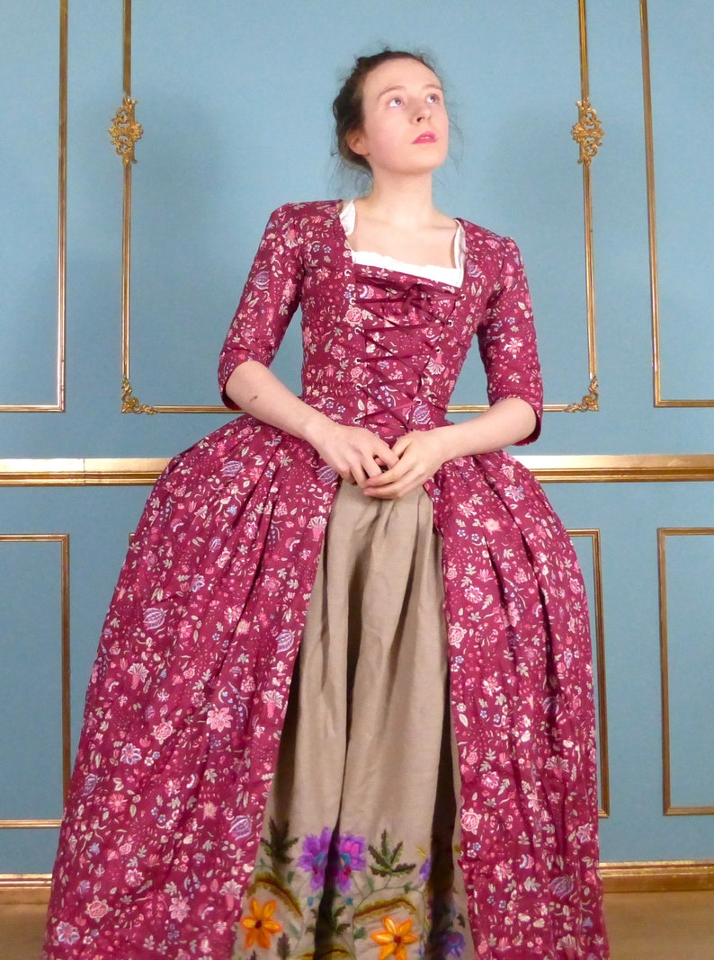 Robe A La Polonaise 18th Century Women&#39;s Cotton Pattern Over Dress, Historical Ladies Costume